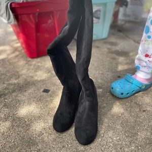 Women size 8 1/2 suede boots